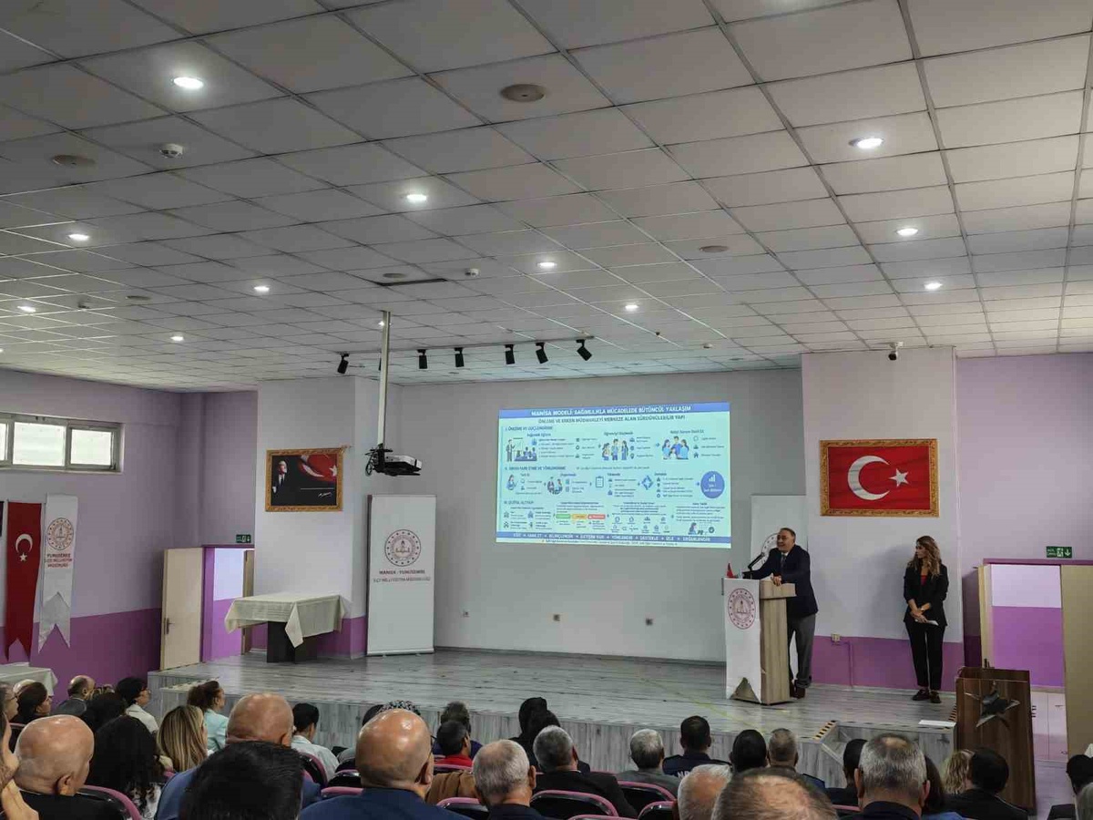 Yunusemre\'de okul güvenliği ve bağımlılıkla mücadele toplantısı yapıldı
