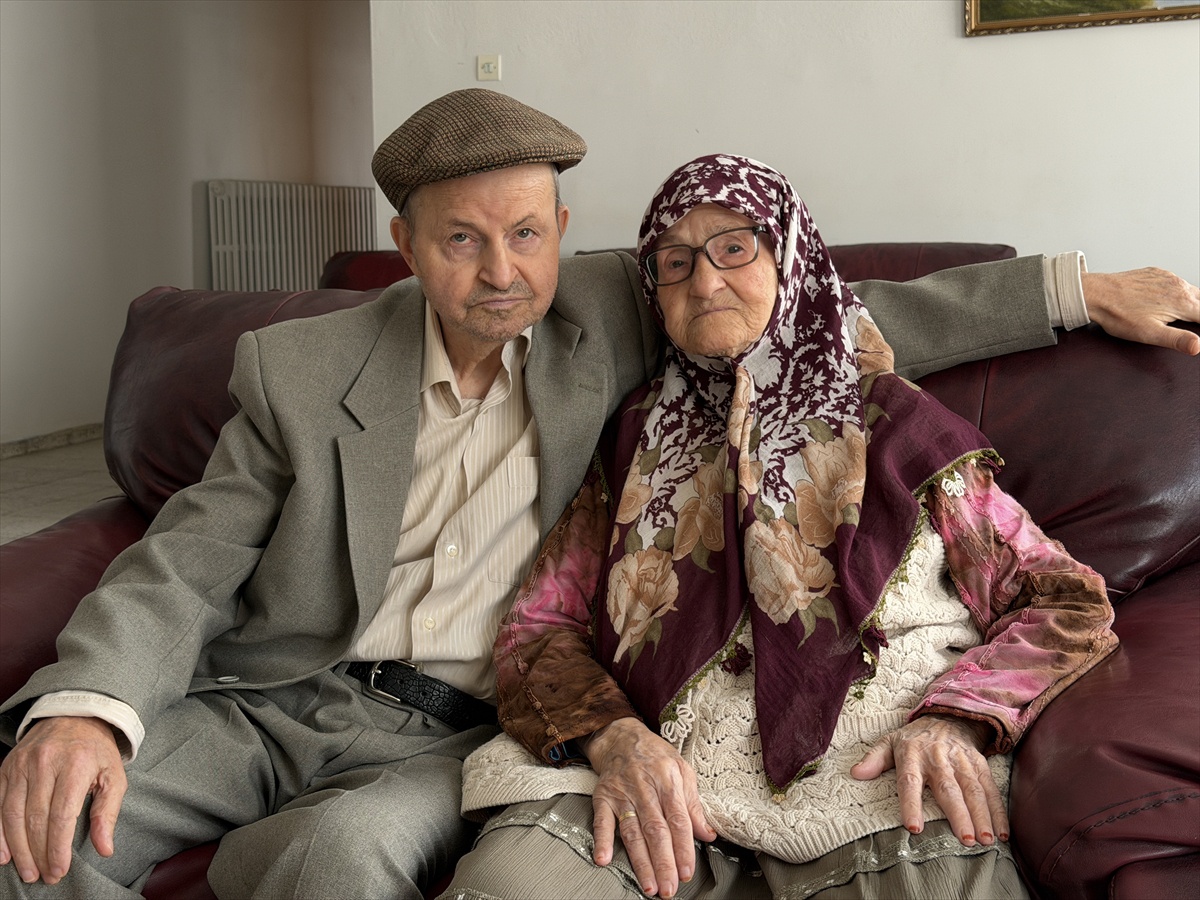 Edirne Huzurevi\'ndeki 95 yaşındaki Sabriye Pehlivan, 70 yaşındaki oğluyla buluştu