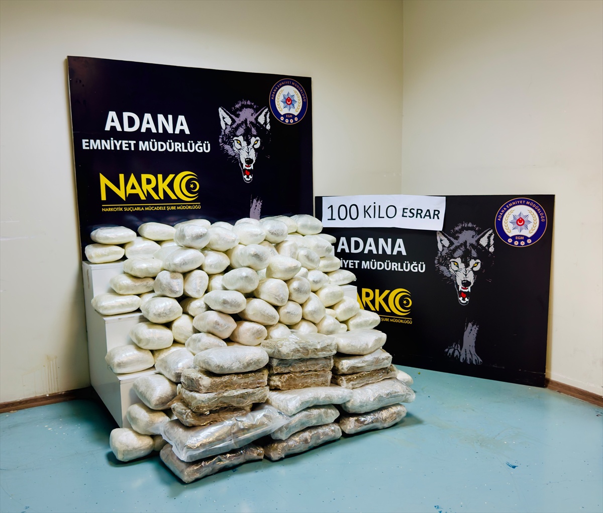 Adana\'da operasyonda 100 kilogram esrar ele geçirildi, 3 şüpheli tutuklandı