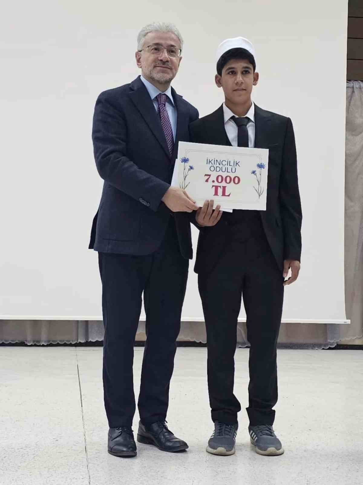 Ahlatlı hafız bölge ikincisi oldu