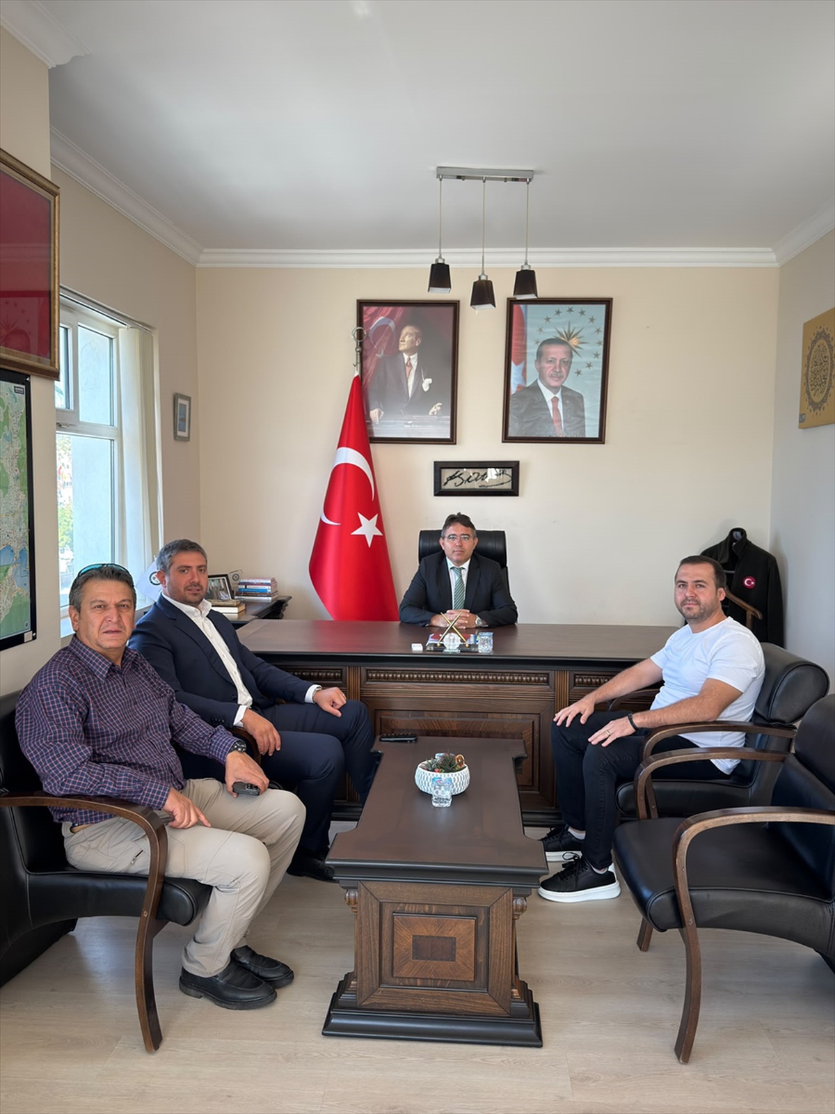 Marmaris Kaymakamı Kaya, Hisarönü projelerini AK Parti heyeti ve muhtarla görüştü