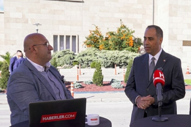 AK Partili Kıratlı'dan Genel Kurul'u terk edenlere tepki: Parti yeni ama tavır eski