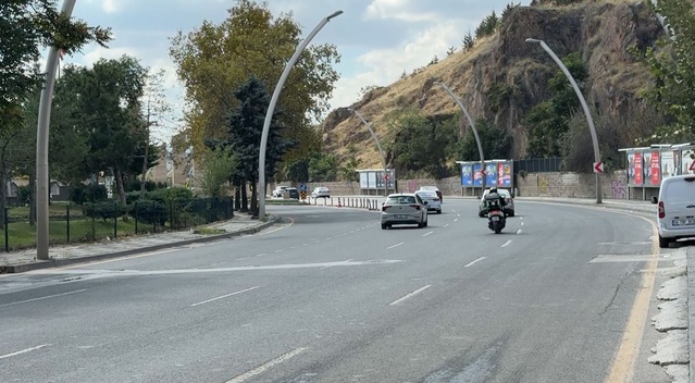 Ankara Keçiören'de elektrikli bisiklet sürücüsü otomobilin çarpmasıyla ağır yaralandı