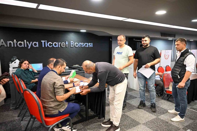 Antalya Ticaret Borsası seçiminde 45 meslek komitesi üyesinden 19'u meclise girdi