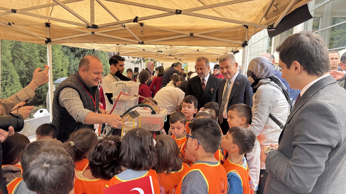 Artvin\'de bilim şenliği başladı, 34 atölyede 150 uygulamalı etkinlik yapılacak