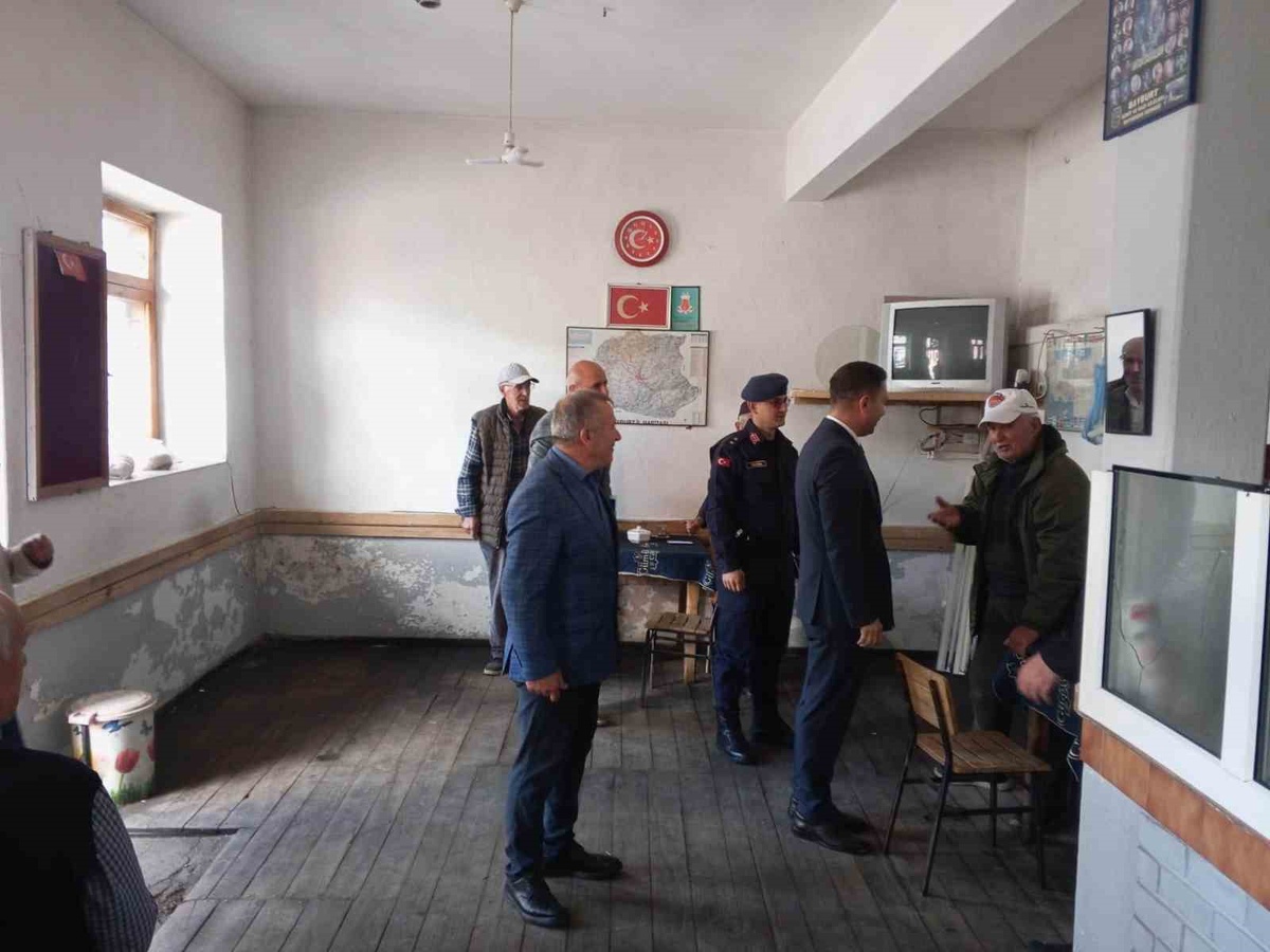 Aydıntepe Kaymakamı Deniz Yıldırım, köylerde çalışmaları inceledi, talepleri dinledi