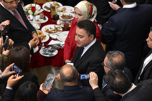 Babacan’dan SPK ve Borsa İstanbul yönetimine istifa çağrısı: Kaza yapan şoföre araba kullandırılmaz