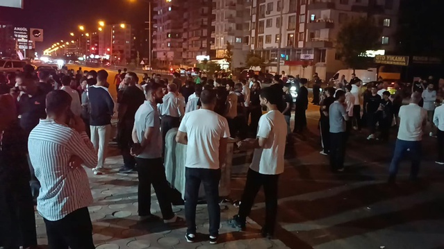 Batman'da yaya geçidinde 1'i ağır 2 kişi yaralandı, kamera görüntüleri ortaya çıktı