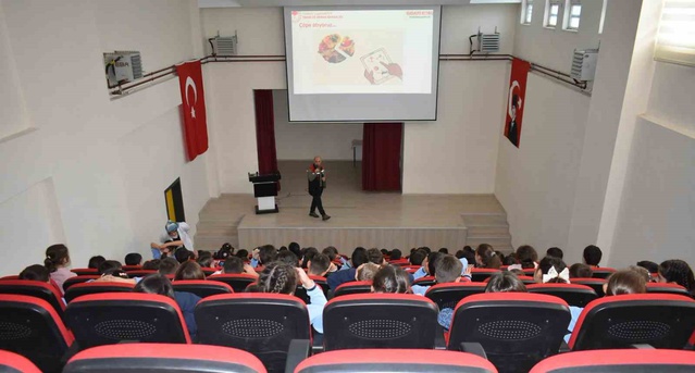 Bayburt'ta Gıda Kaybı ve İsrafı Farkındalık Günü'nde öğrencilere eğitim verildi