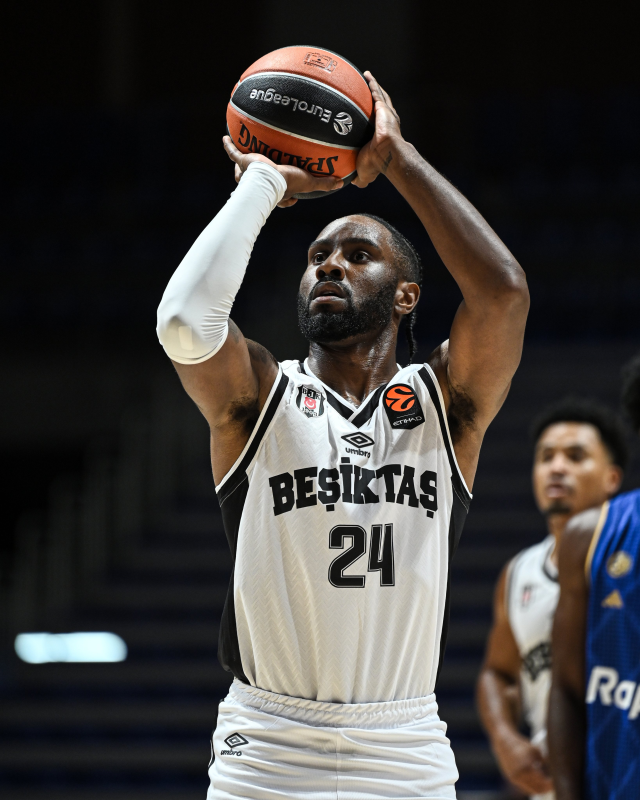 Beşiktaş, İsrail ekibi Maccabi Tel-Aviv'i 109 sayıyla bozguna uğrattı
