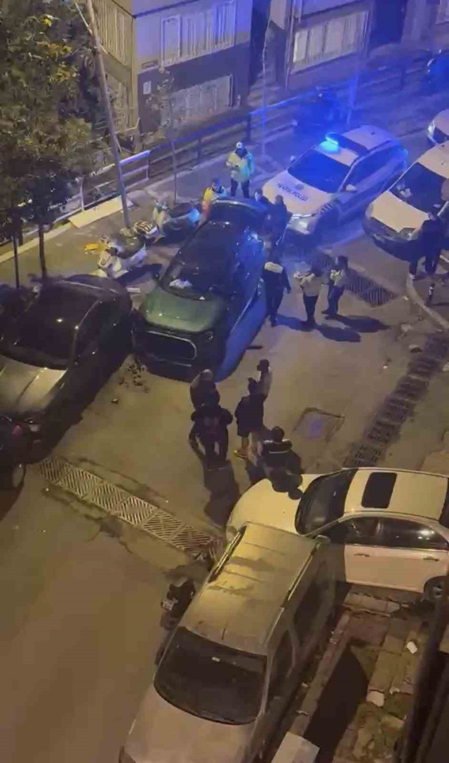 Spiker Deniz Türkeri, polisten kaçarken kaza yaptı