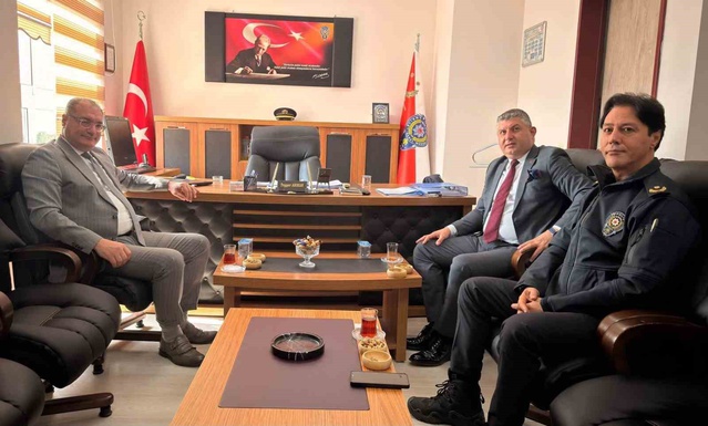 Bolvadin protokolü, Balıkesir'e tayini çıkan Emniyet Müdürü'ne hayırlı olsun diledi
