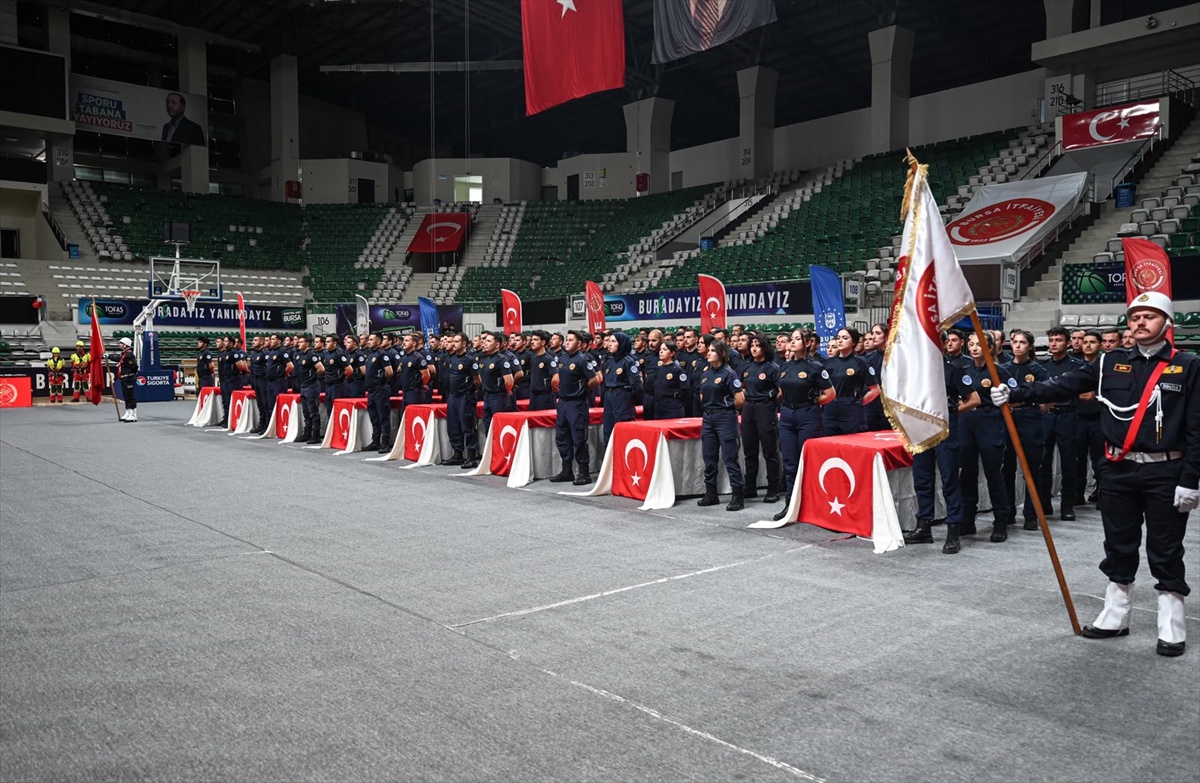 Bursa\'da 150 aday itfaiyecinin eğitimi tamamlandı, personel 902\'den bin 52\'ye çıktı