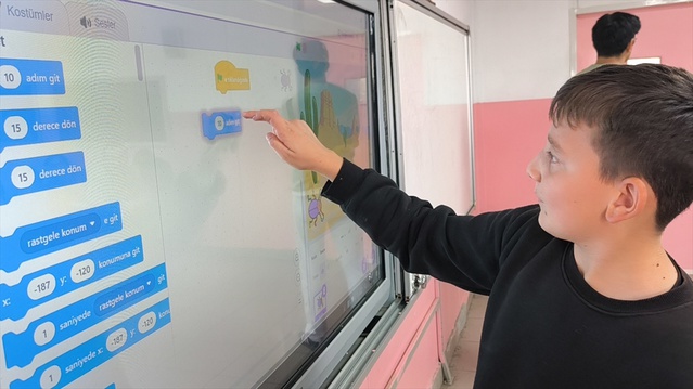 Çorum Alaca'da öğrenciler TÜBİTAK projesiyle Scratch ve seramik öğrendi