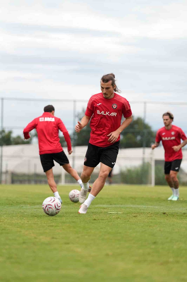 Çorum FK, Antalyaspor maçı öncesi Antalya'da duran top çalışması yaptı