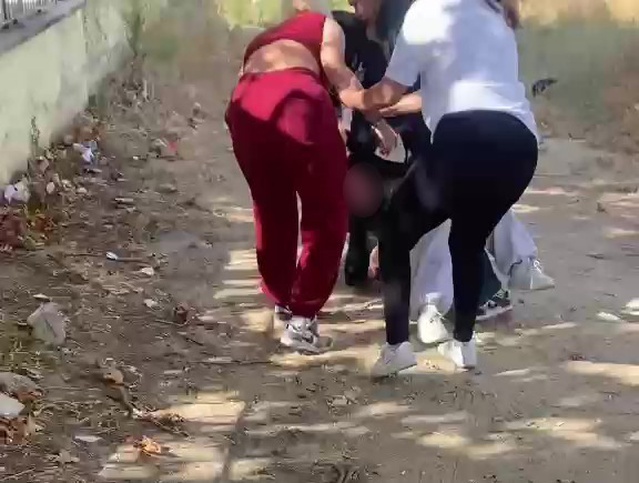 Denizli Buldan'da akran zorbalığı görüntüleri sonrası üç liseli kız gözaltına alındı