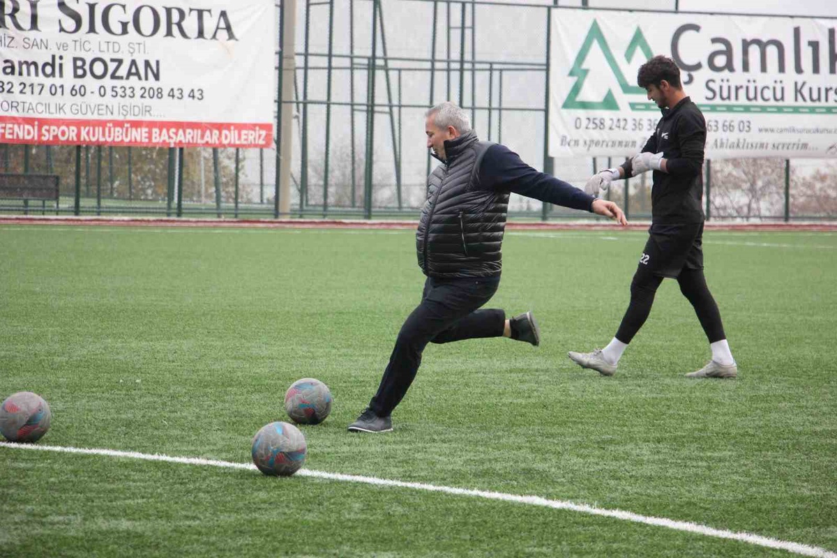 Denizli İdman Yurdu 1959, 4. haftada 2 puanda kaldı, transfer hataları sıkıntıya itti