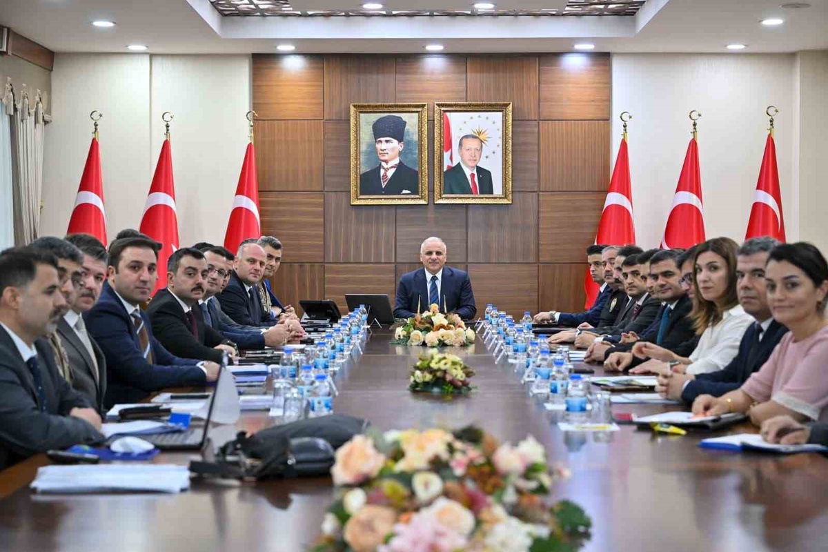 Diyarbakır\'da okul güvenliği toplantısında kamera ve denetim kararları alındı