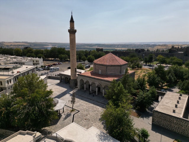 Diyarbakır ve Bingöl'deki 6 tarihi cami 2 Ekim'de cuma namazıyla ibadete açılıyor