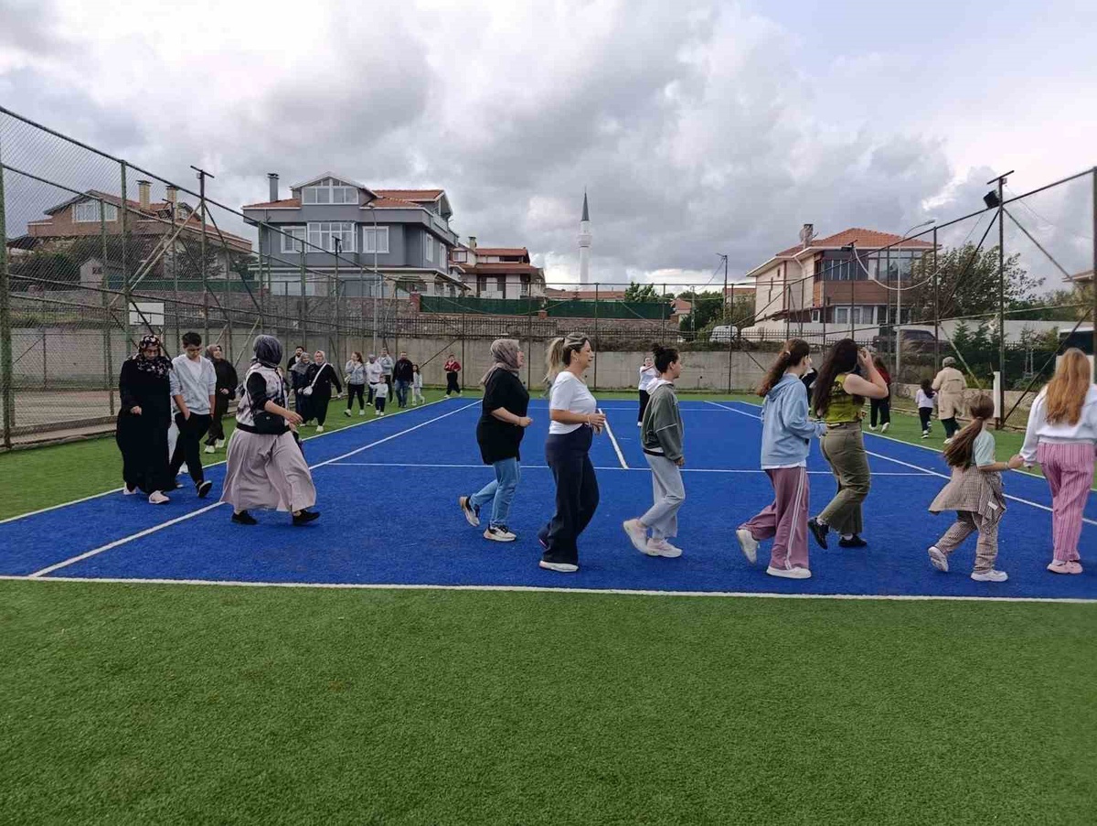 Düzce Üniversitesi 12 yaş altı diyabetli çocuklara Şile\'de aile kampı düzenledi
