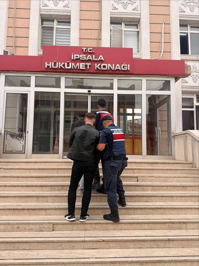 Yunanistan'a kaçmaya çalışan 3 FETÖ şüphelisi Edirne İpsala'da tutuklandı