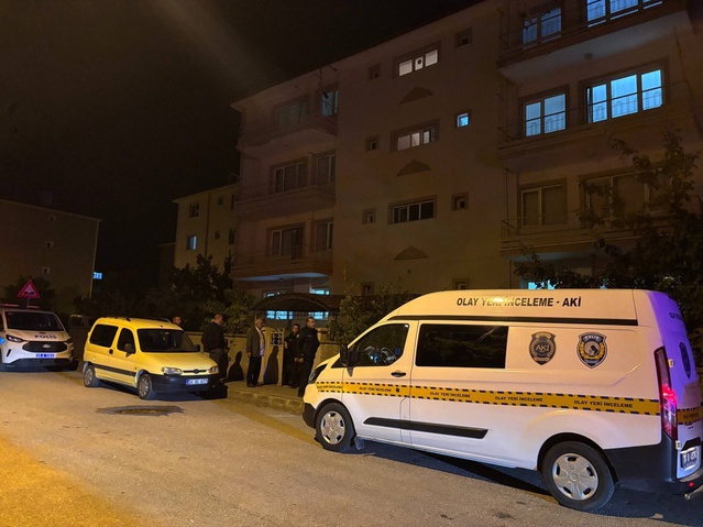 Erzincan Akşemsettin'de 4. kattan düşen 77 yaşındaki kadın hastanede yaşamını yitirdi