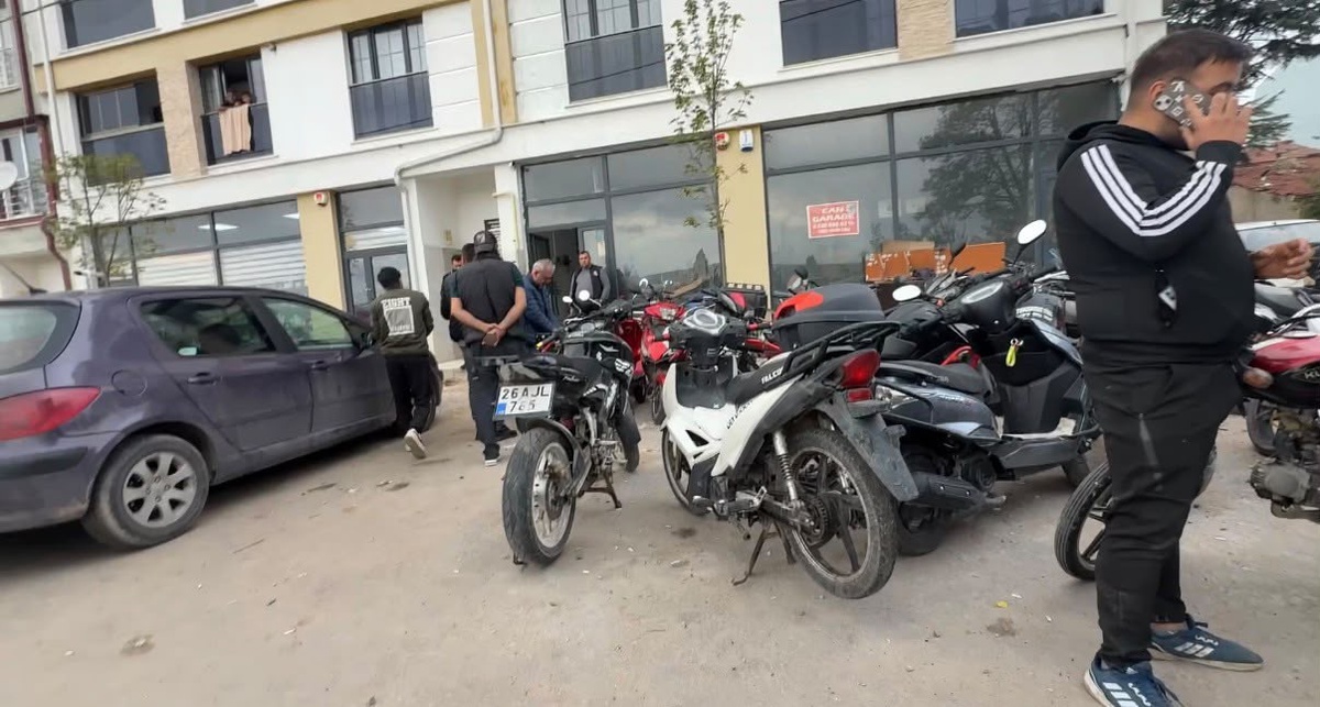 Eskişehir\'de çalınan motosiklet, takip cihazıyla deposu sökülmüş halde bulundu