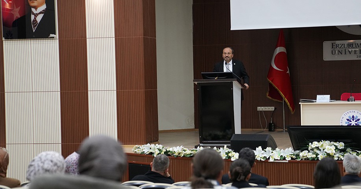Rektör Çakmak, ETÜ panelinde \'Terörsüz Türkiye\' sürecinin dönemeç olduğunu söyledi
