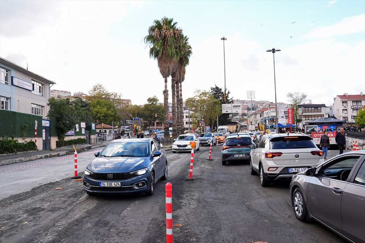 Eyüpsultan\'da İSKİ çalışması trafiği tek şeride düşürdü, sürücüler zorlandı