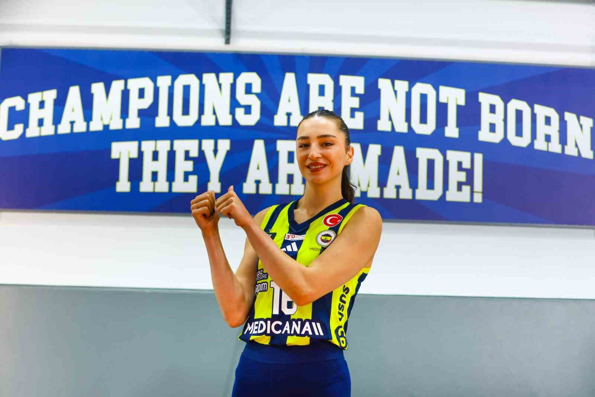 Saliha Şahin, Fenerbahçe Medicana\'nın hedefinin altın madalya olduğunu söyledi