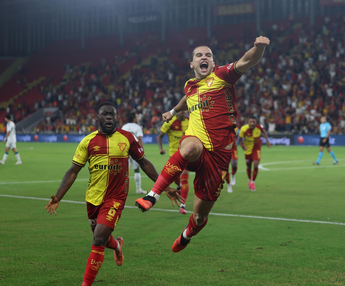 Göztepe'de savunmacı Ege Yıldırım'ın değeri 80 bin Euro'dan 1 milyon Euro'ya yükseldi