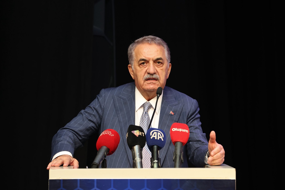 Hayati Yazıcı\'dan oğlunun adını fon soruşturmasında geçmesiyle ilgili ilk açıklama: İşlemlerinden zerre kuşkum yok
