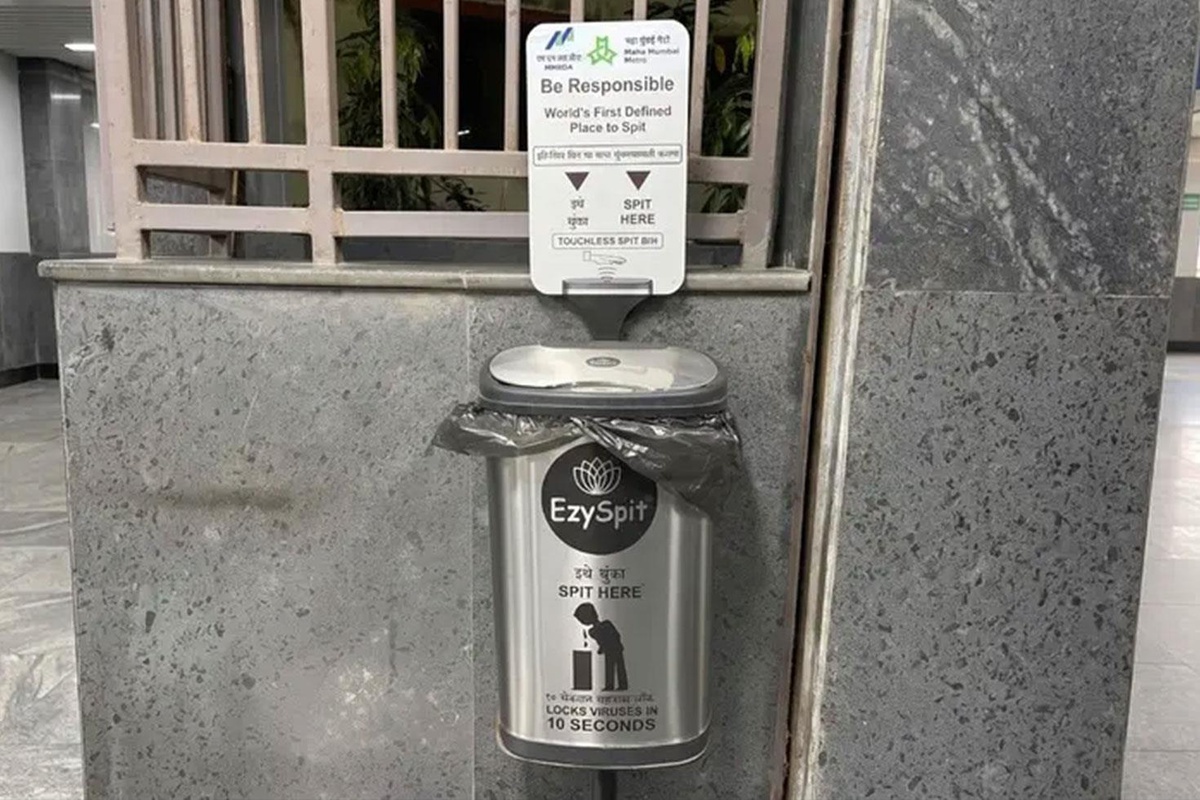 Hindistan\'da metro istasyonuna özel \'tükürme kutusu\' yerleştirildi