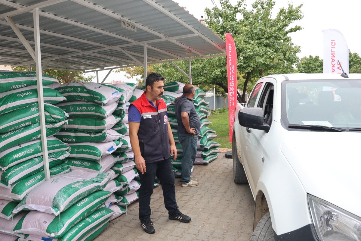 Iğdır’da 160 Üreticiye 40 Ton Sertifikalı Buğday Tohumu Dağıtıldı