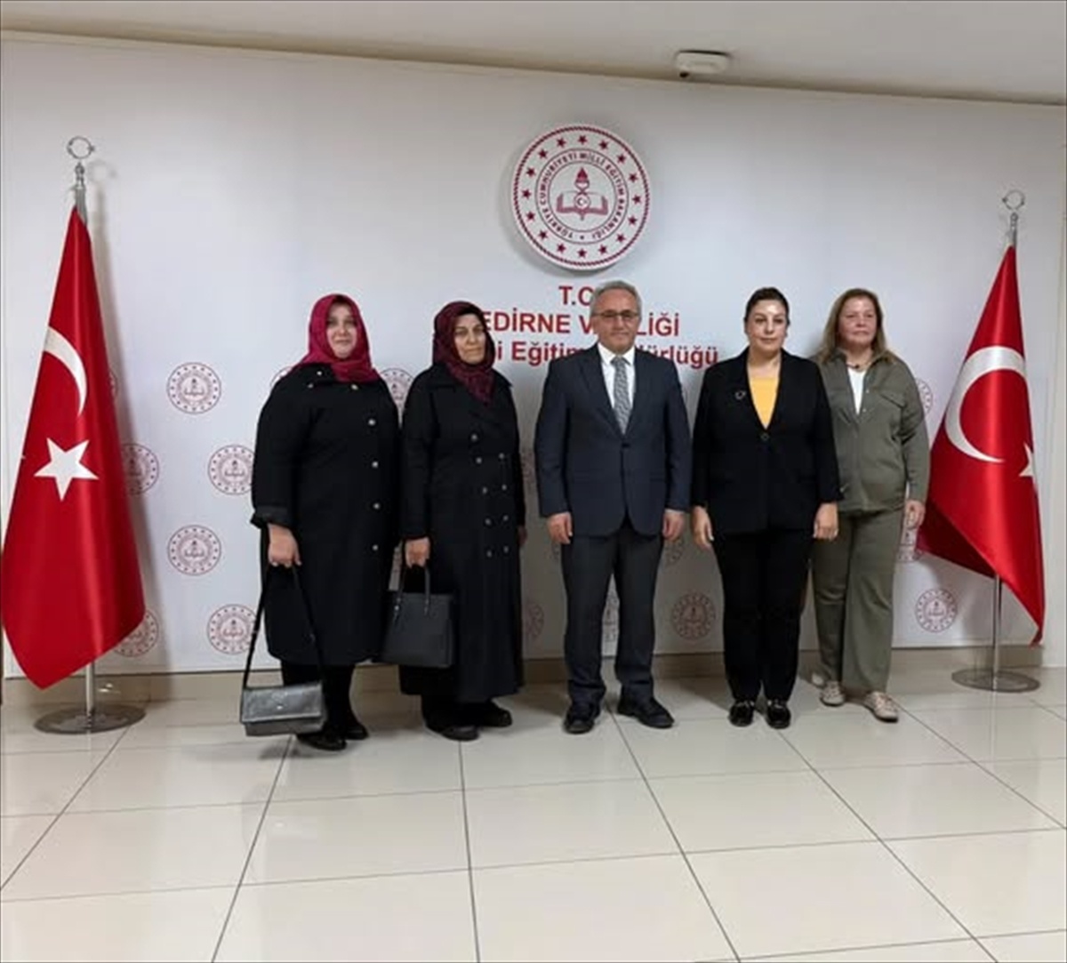 KADEM Edirne Temsilcisi Ekrikaya, Milli Eğitim Müdürü Alireisoğlu\'nu ziyaret etti