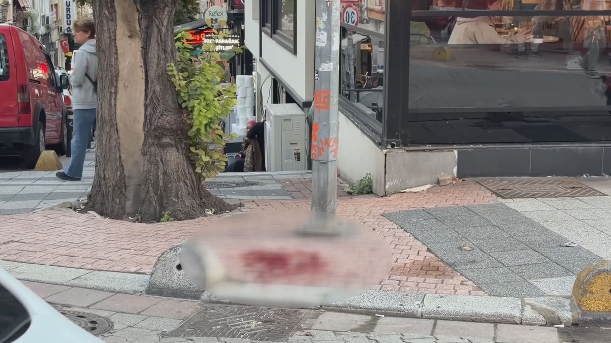 İddiaya göre Kadıköy\'de alacak tartışmasında Erdi Ö. silahla yaralandı