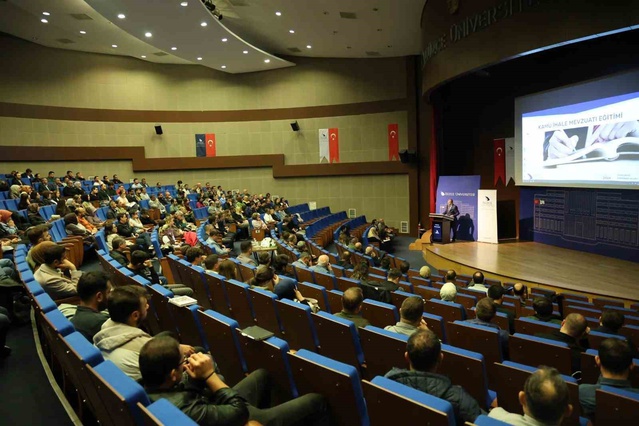 Düzce Üniversitesi'nde kamu personeline Kamu İhale Mevzuatı Eğitimi verildi