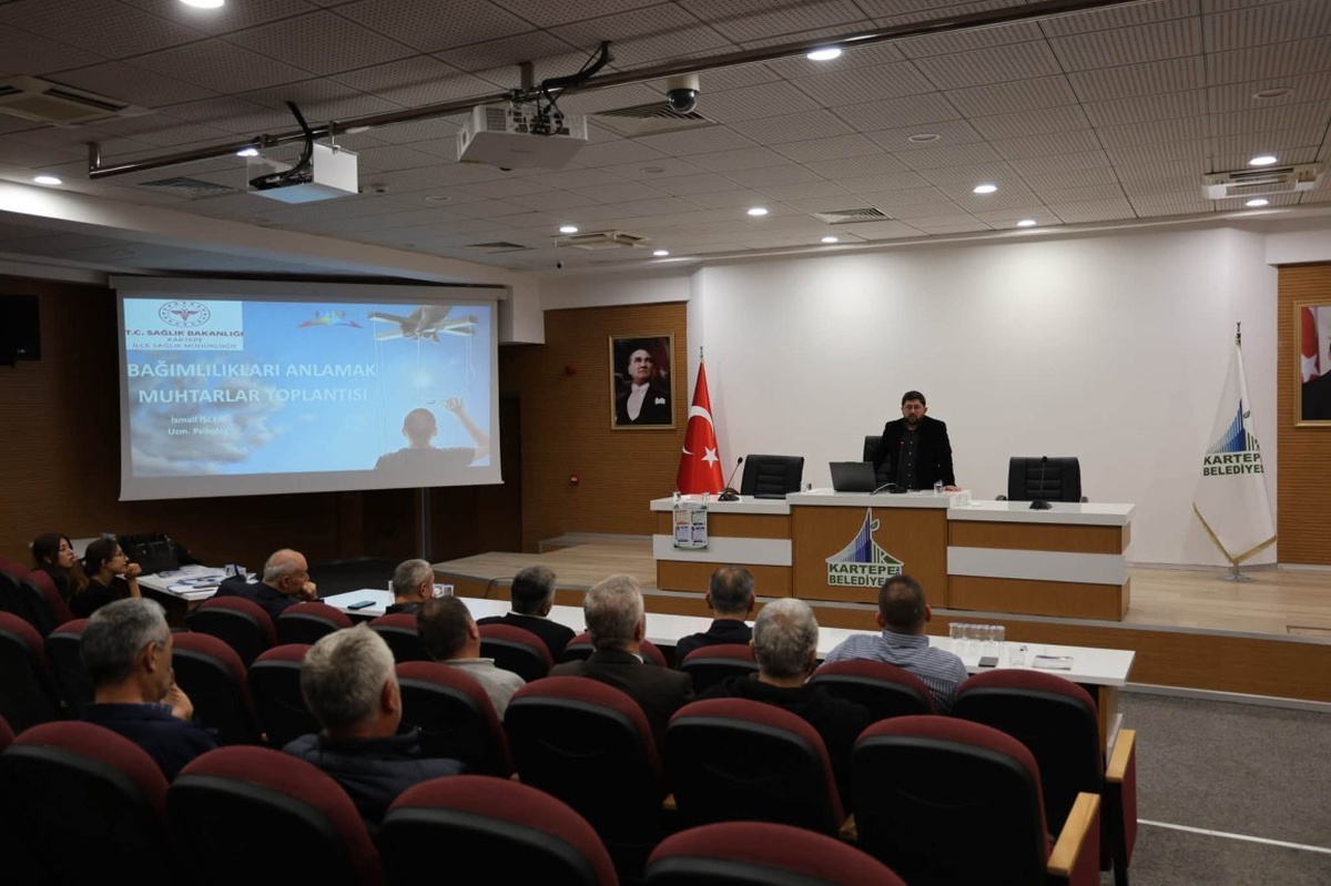 Kartepe\'de muhtar ve azalara Sağlıklı Hayat Akademisi eğitimi verildi
