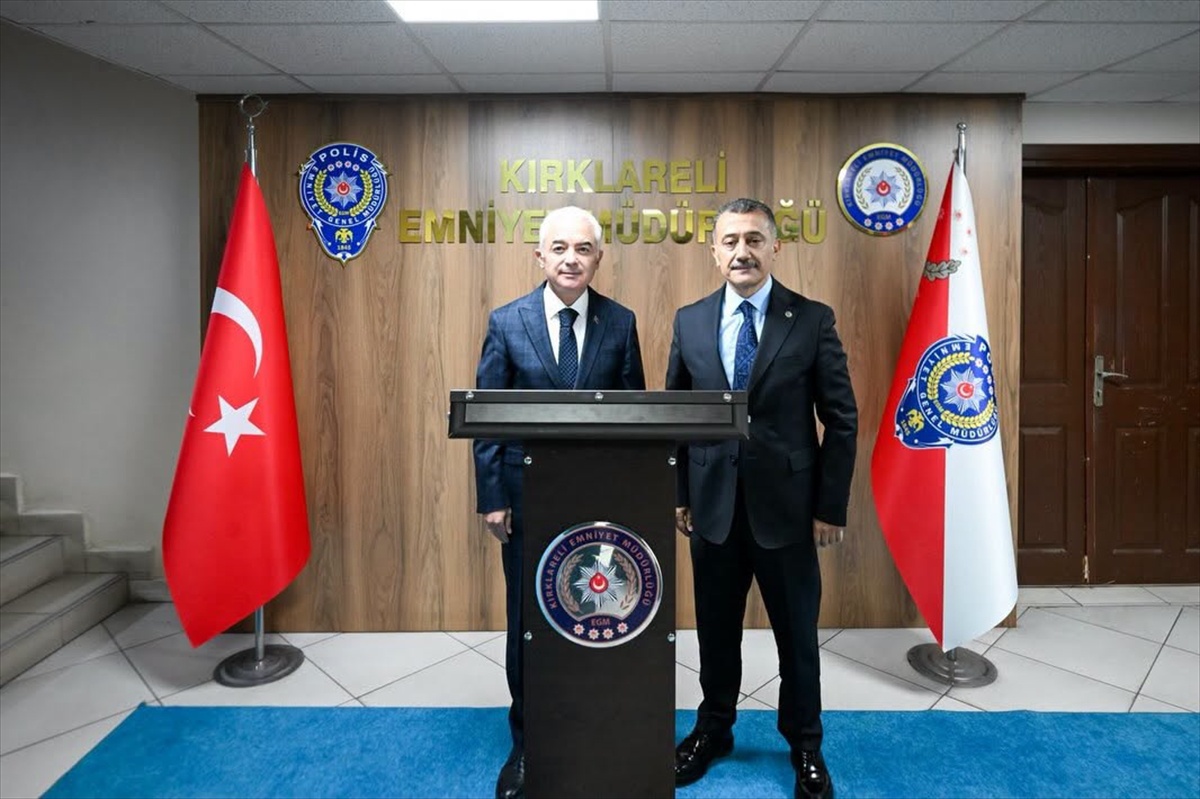 Kırklareli Valisi Turan, ziyaret ettiği İl Emniyet Müdürü Çakır\'a başarılar diledi