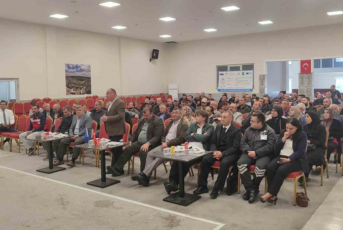 Kütahya Çavdarhisar\'da kırsal destekler Aslanhisar YEG ev sahipliğinde anlatıldı