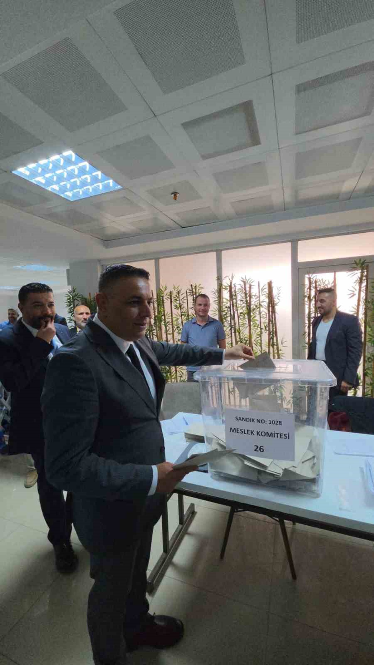 Malatya TSO Başkan Adayı Sadıkoğlu oyunu kullandı; katılımın yüksek olduğunu söyledi