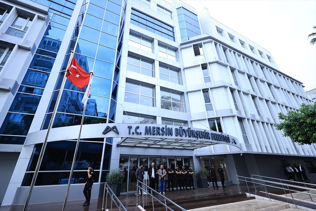 Mersin'de 3 belediye başkanının da aralarında olduğu 59 şüpheli gözaltına alındı