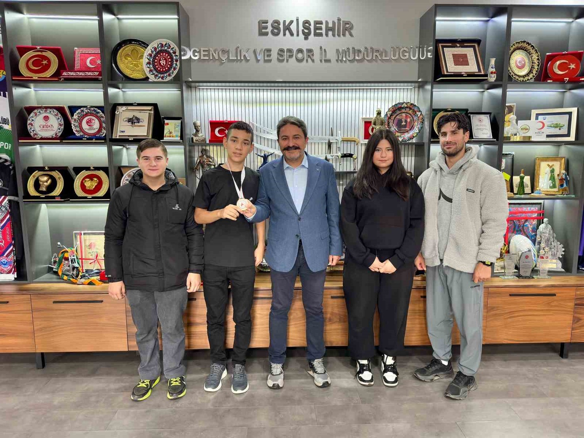 Eskişehirli hemsbolcular Muğla'da T&uuml;rkiye ve d&uuml;nya şampiyonluğu kazandı