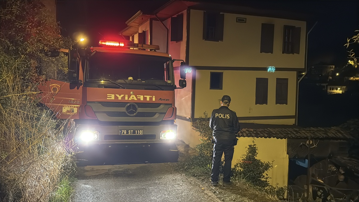 Safranbolu\'da 200 yıllık tarihi konağın giriş katındaki yangın söndürüldü