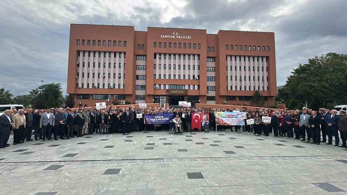 Samsun\'da Yaşlılar Günü programında Vali Tavlı yaşlıların önemine dikkat çekti
