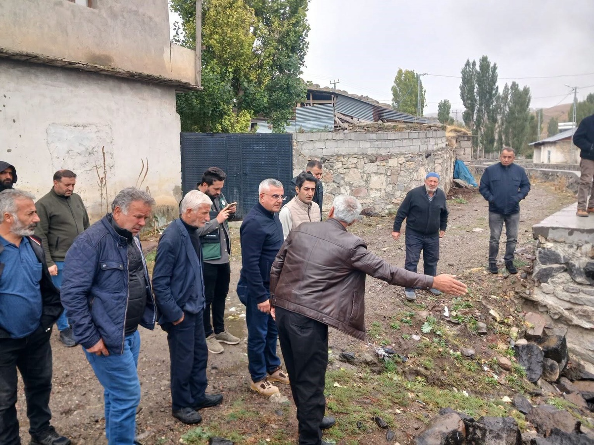 Sarıkamış Kaymakamı Aslantatar, köy ziyaretlerinde su ve altyapı taleplerini dinledi