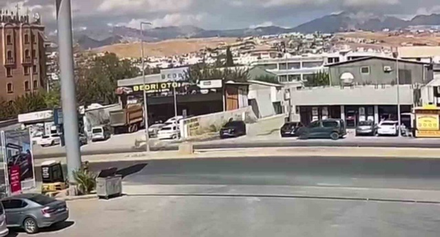 Silopi'de ters yönde ilerleyen 15 yaşındaki çocuk otomobilin altında kaldı
