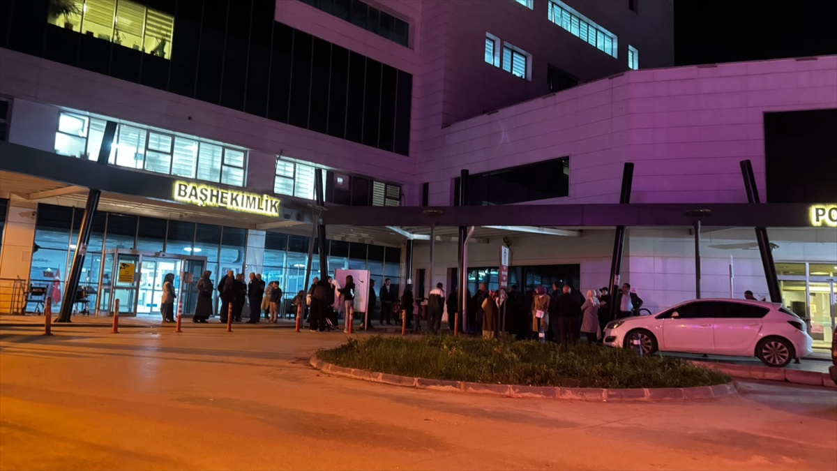 Sinop Boyabat\'ta traktör yıkayan 16 yaşındaki genç elektrik akımına kapılarak öldü