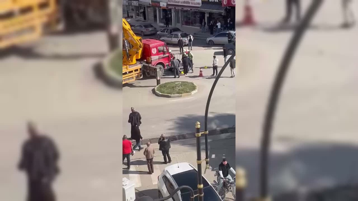 Sinop Boyabat\'ta vinçten kopan elektrik direği 57 yaşındaki işçiyi öldürdü