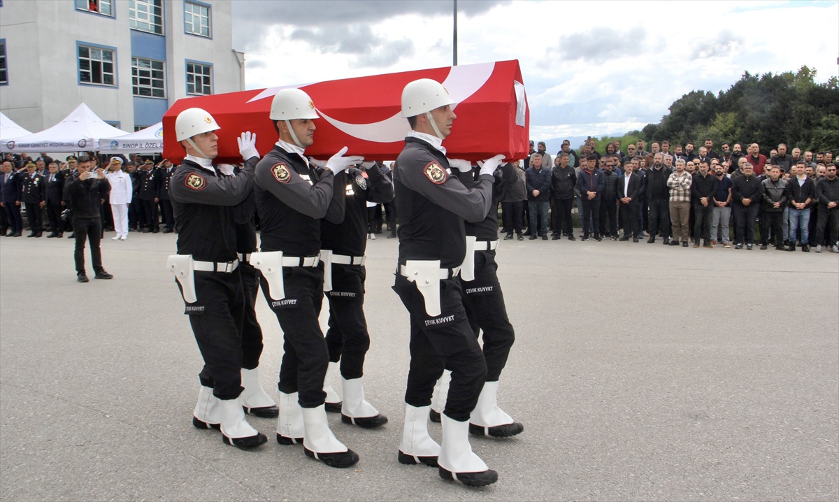Sinop\'ta alabora olan teknede hayatını kaybeden polis memuru Polisevi\'nde anıldı